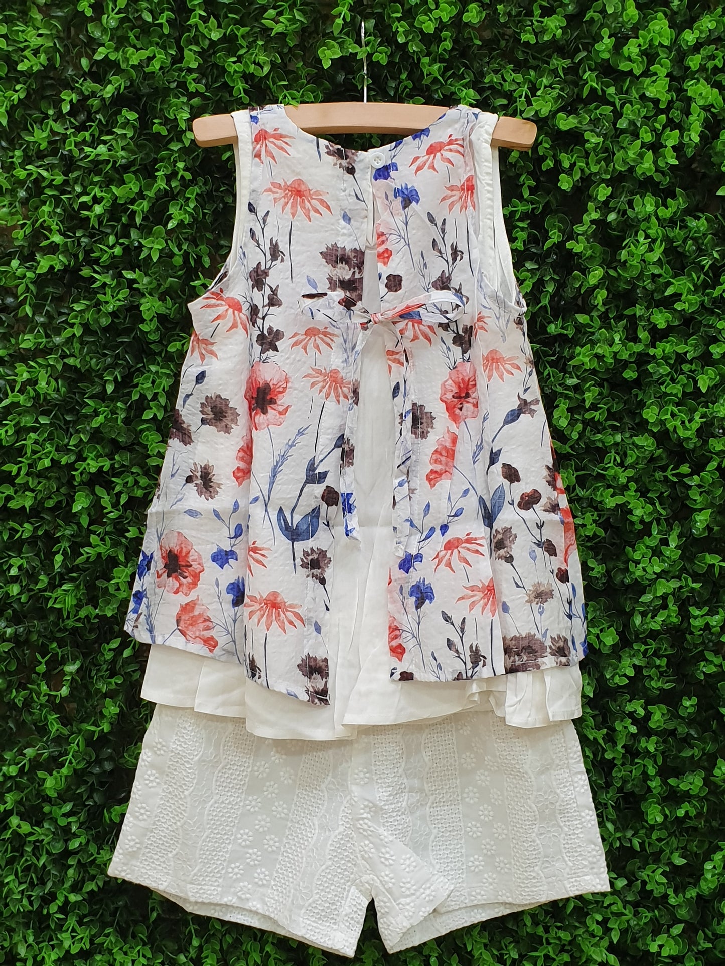 Floral Tie Back Top & Lace Shorts